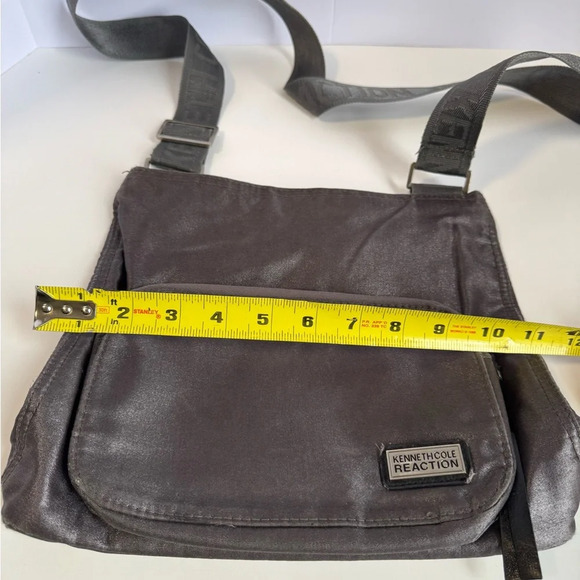 Kenneth Cole Reaction metallic silver crossbody - Picture 10 of 10